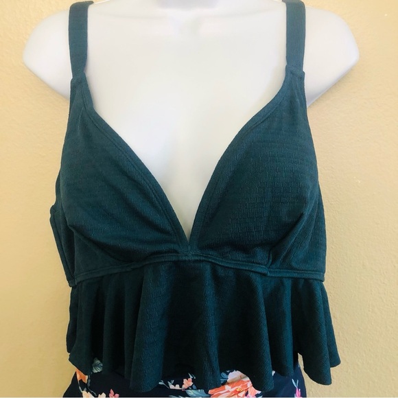 CUPSHE Women VNeck High Waisted Flowy Ruffle Hem Floral Bikini Set Plus Size  1X - Picture 2 of 15